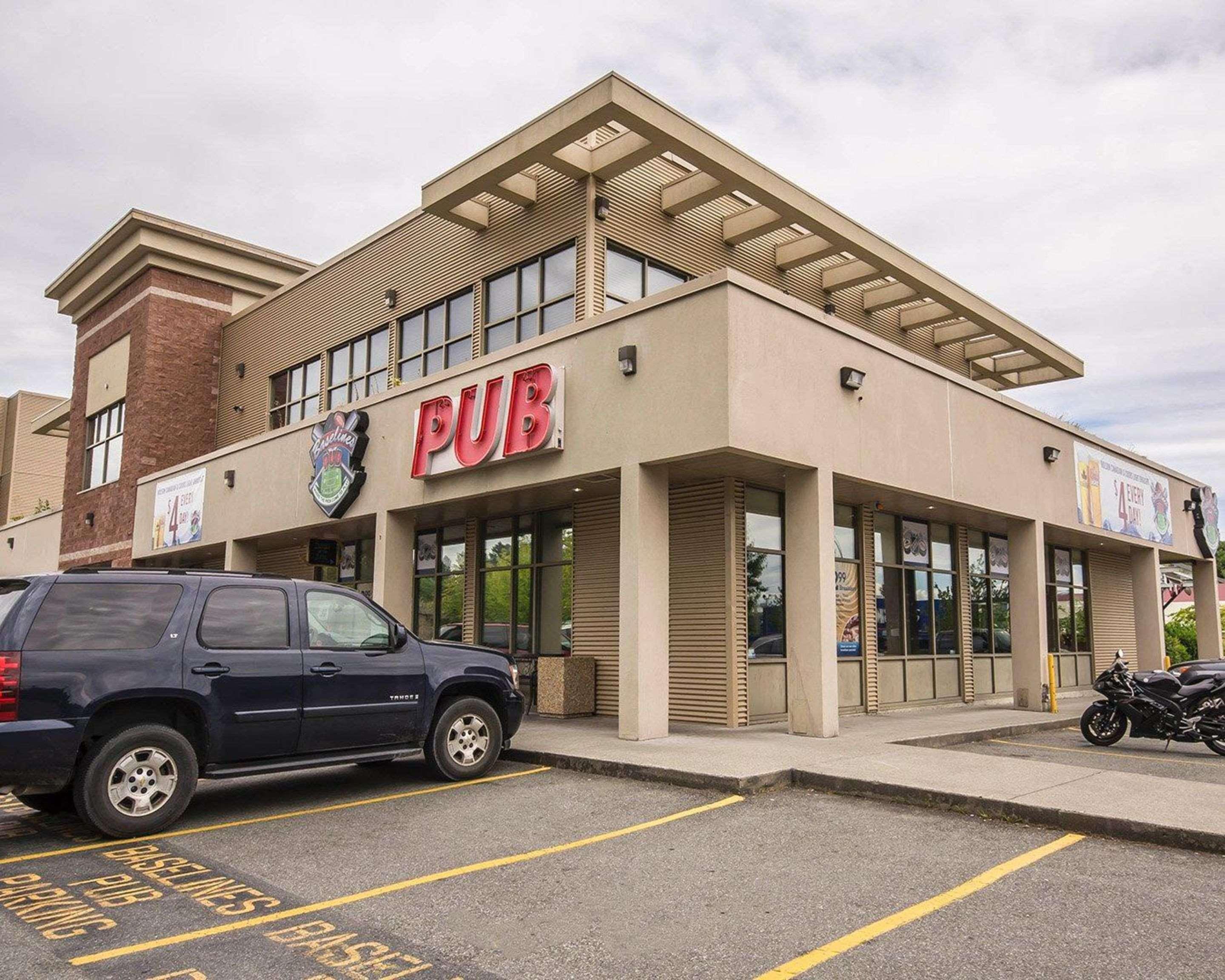 Comfort Inn & Suites Surrey Exterior photo