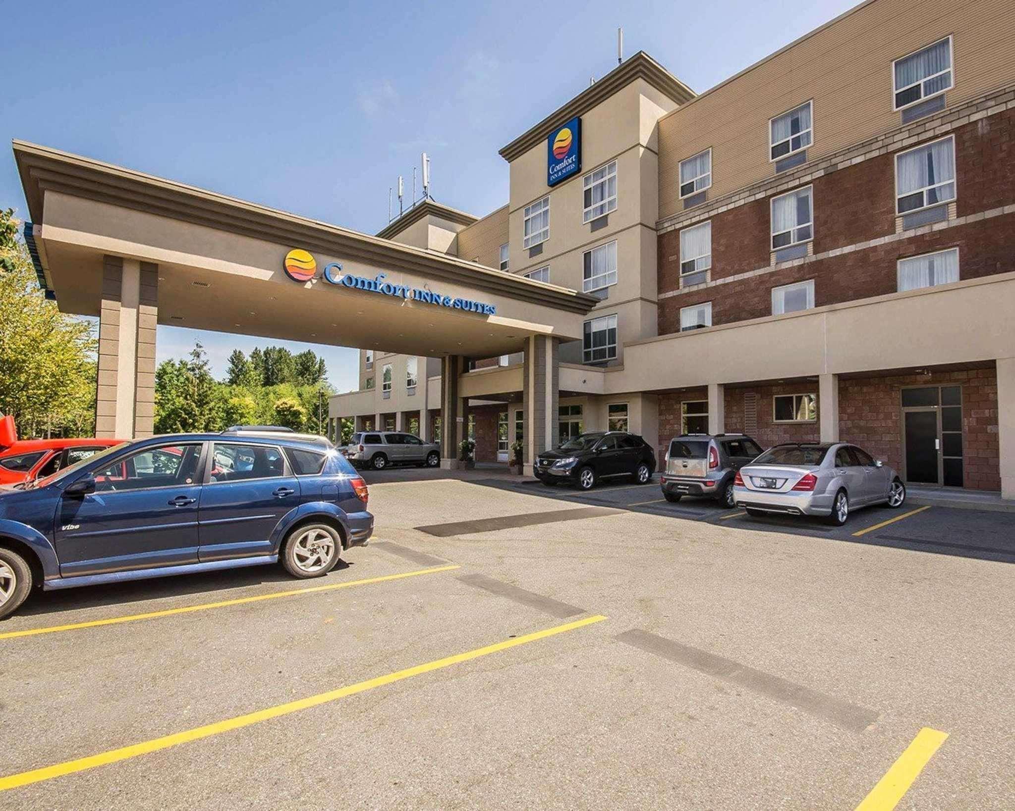 Comfort Inn & Suites Surrey Exterior photo