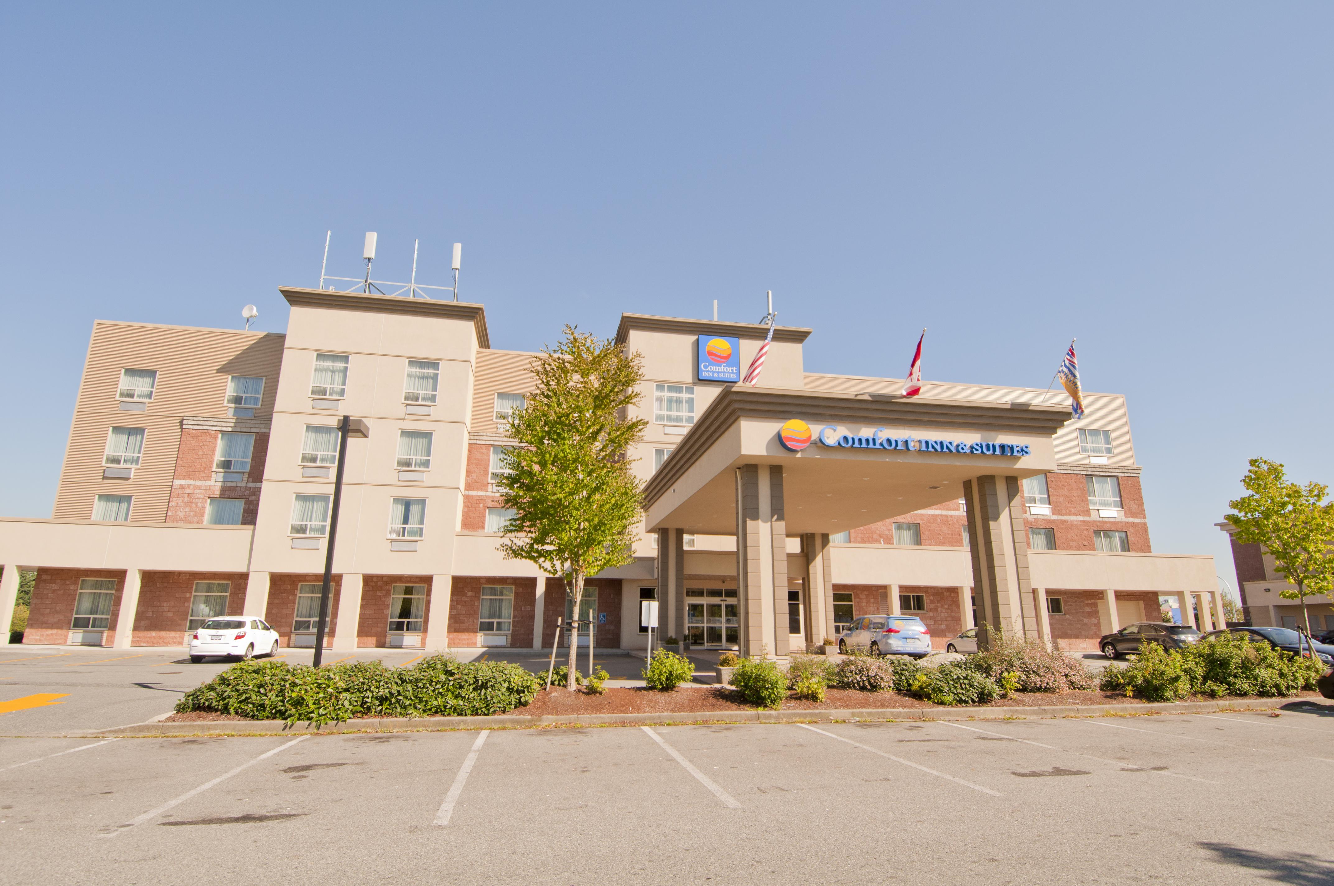 Comfort Inn & Suites Surrey Exterior photo