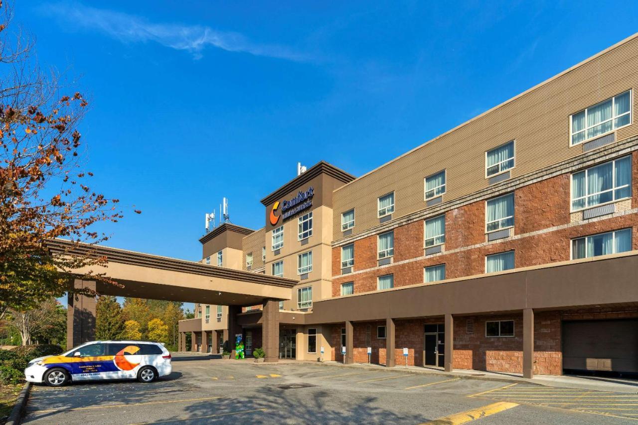 Comfort Inn & Suites Surrey Exterior photo