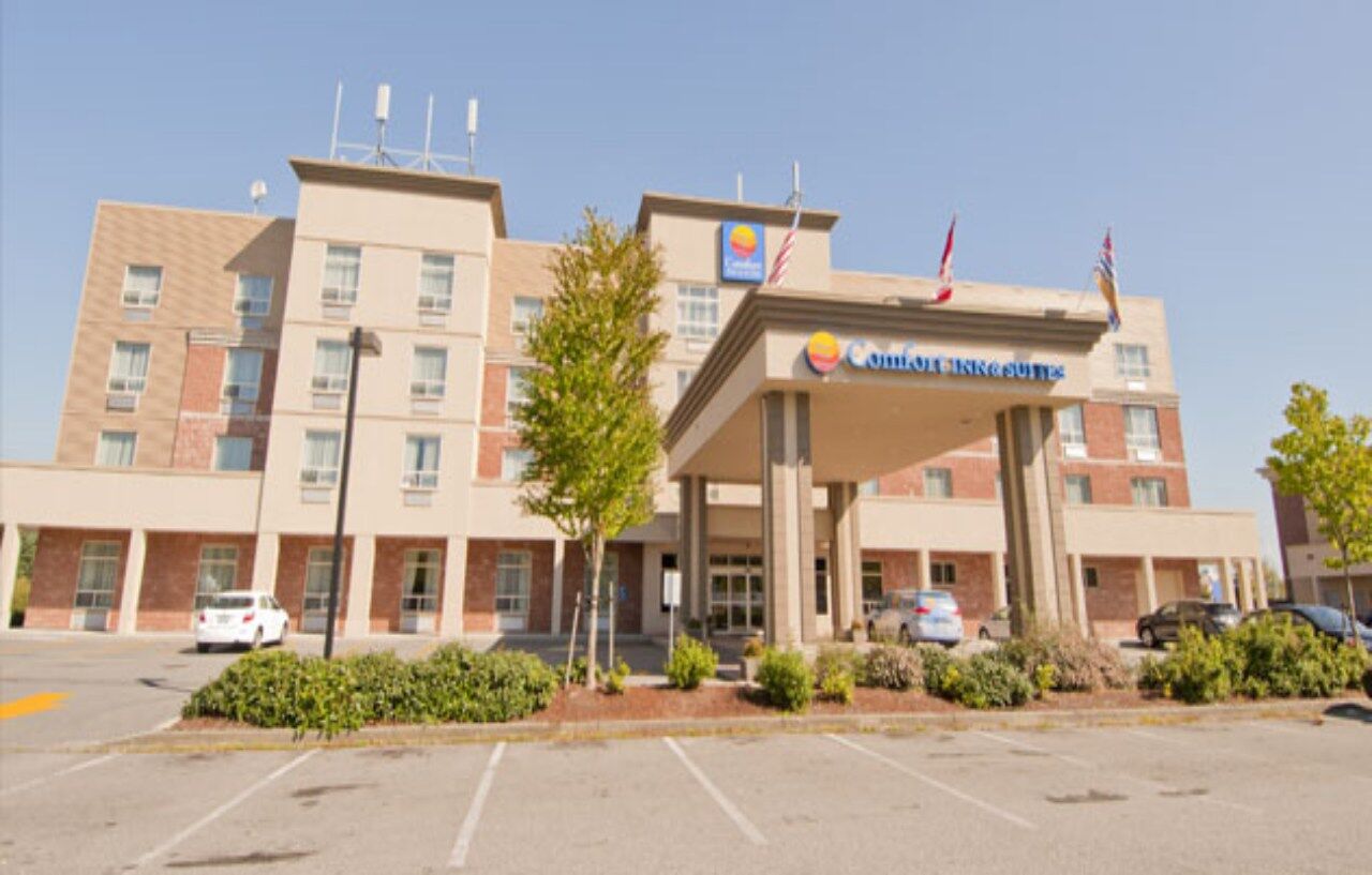 Comfort Inn & Suites Surrey Exterior photo